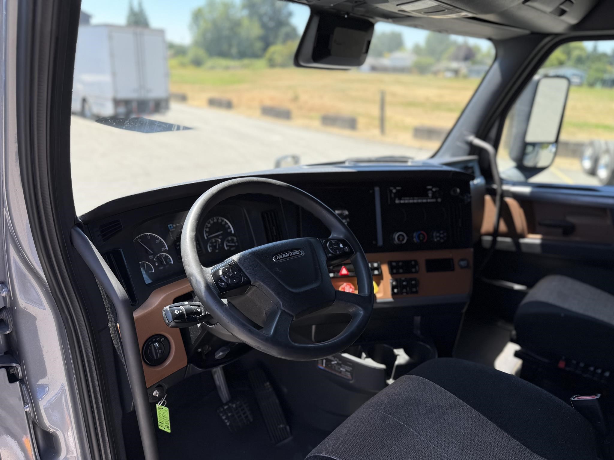 2022 FREIGHTLINER CASCADIA 126 11033992000 2022 FREIGHTLINER CASCADIA 126 11033992000