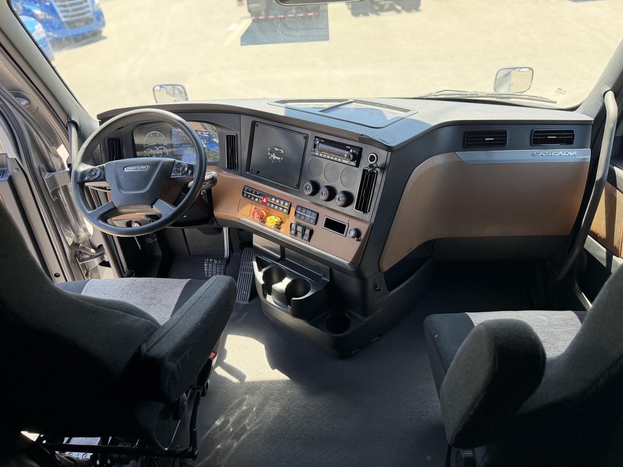 2022 FREIGHTLINER CASCADIA 126 11033992194 2022 FREIGHTLINER CASCADIA 126 11033992194