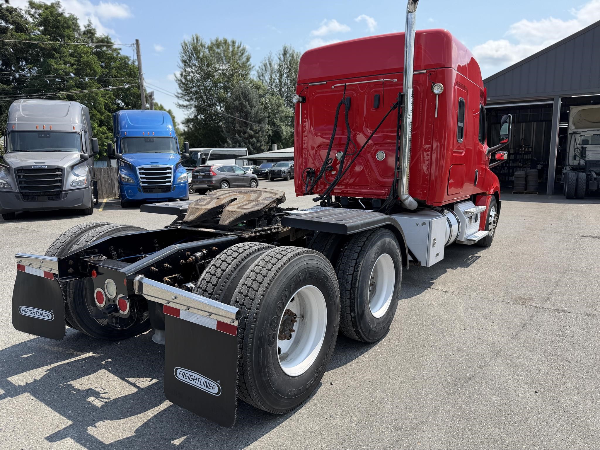 2020 FREIGHTLINER CASCADIA 126 11035587328 2020 FREIGHTLINER CASCADIA 126 11035587328