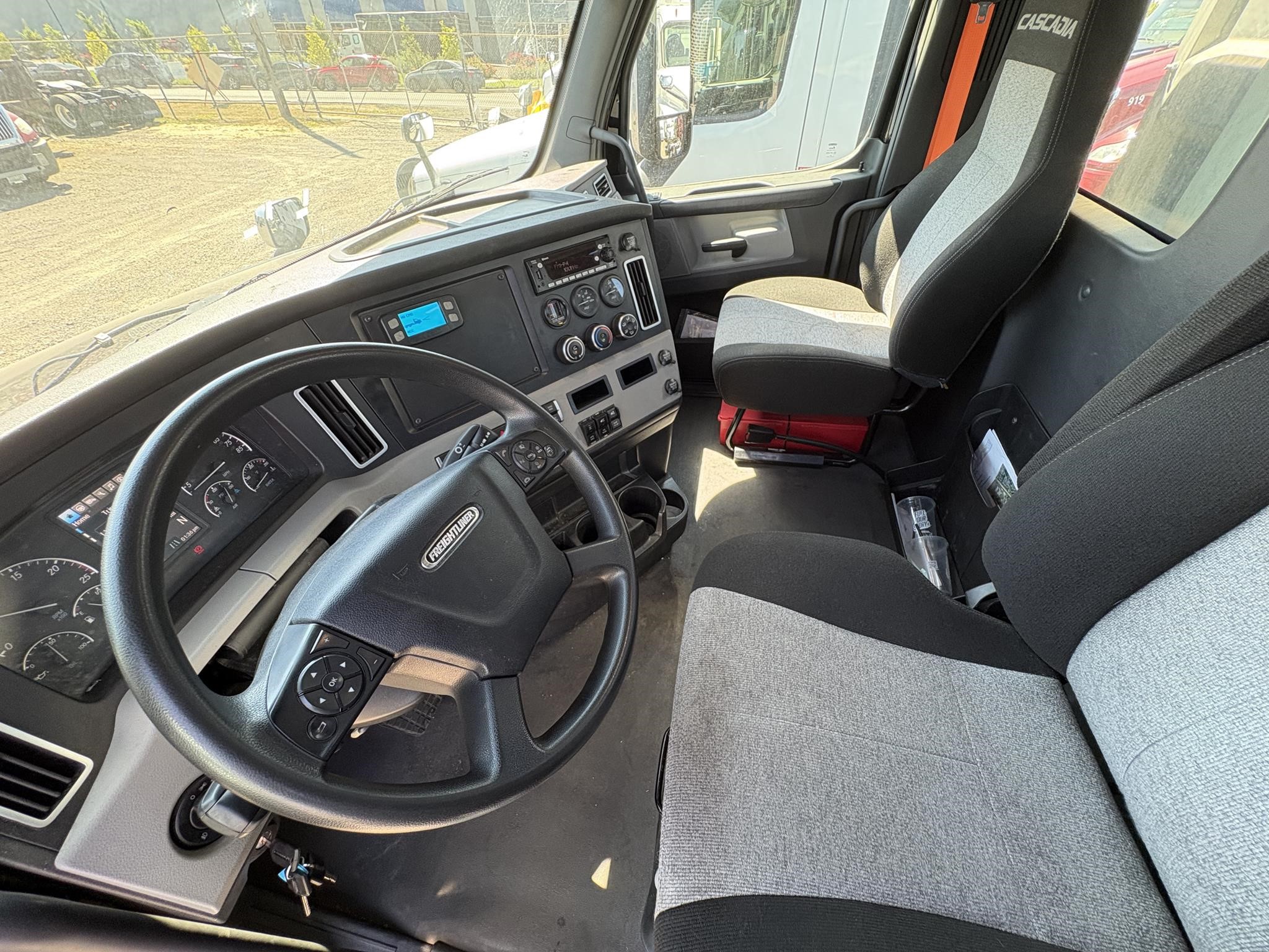 2024 FREIGHTLINER CASCADIA 126 11038422515 2024 FREIGHTLINER CASCADIA 126 11038422515