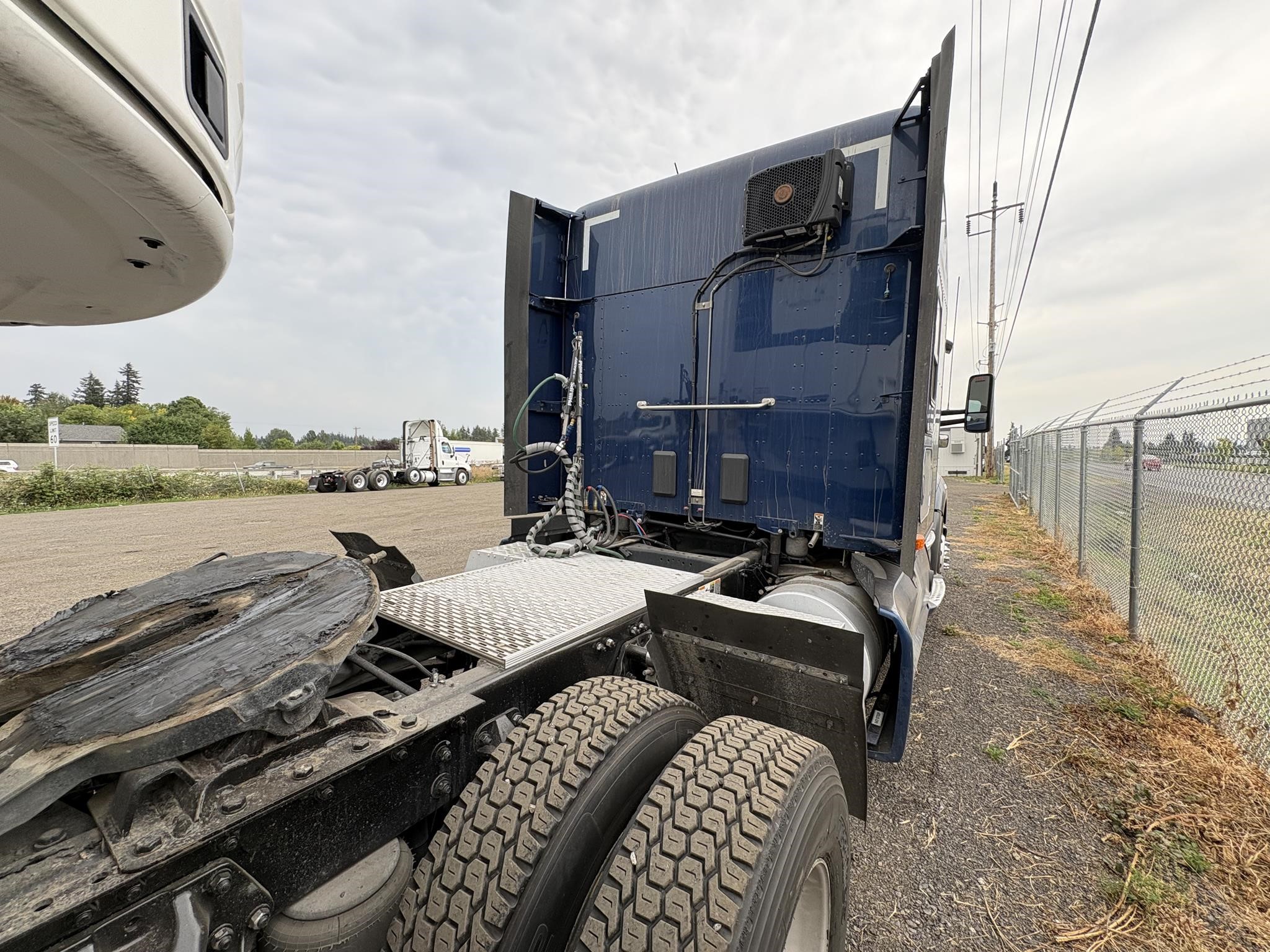 2022 KENWORTH T680 2022 KENWORTH T680 - image 3 of 6