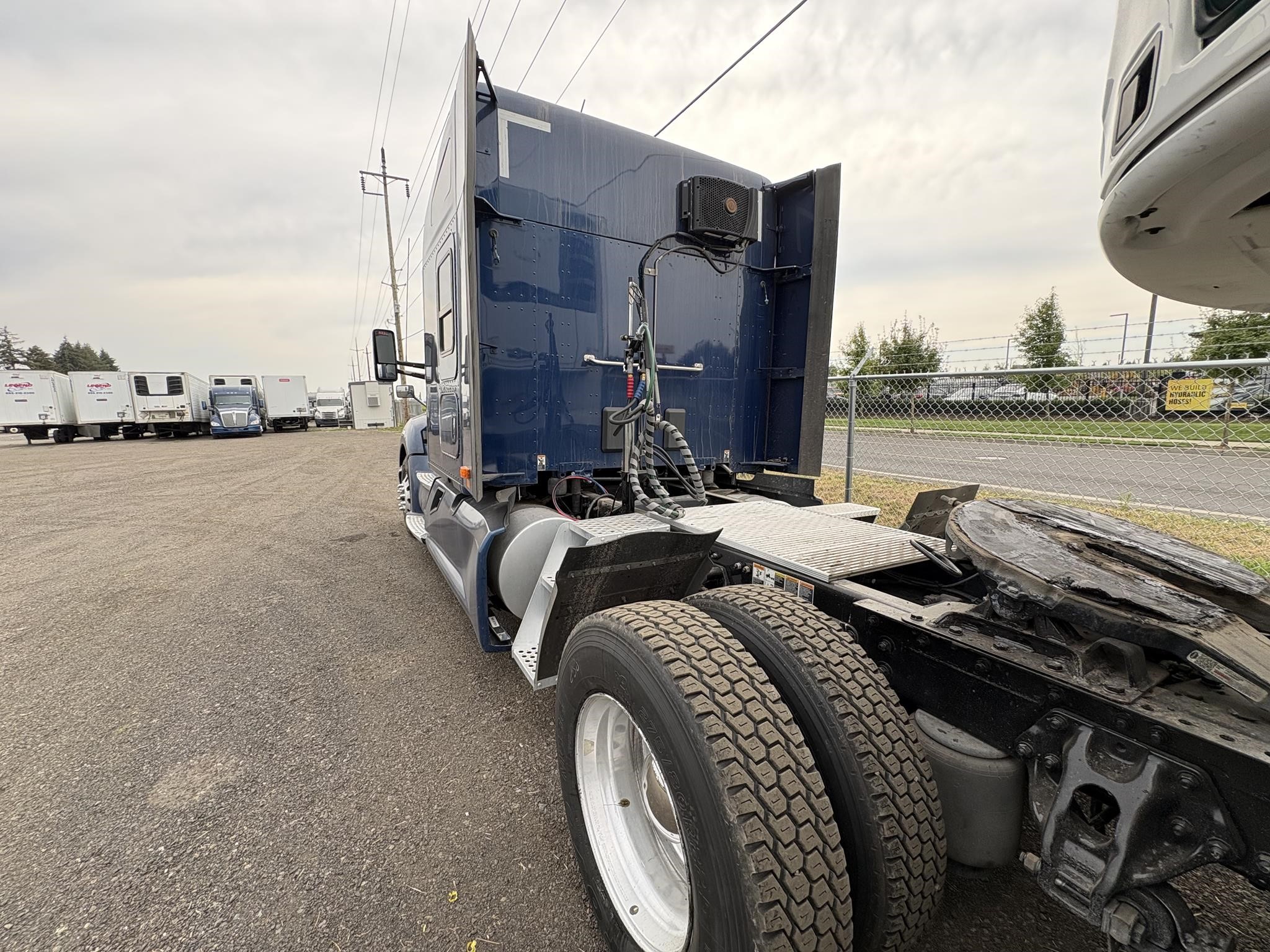 2022 KENWORTH T680 2022 KENWORTH T680 - image 4 of 6