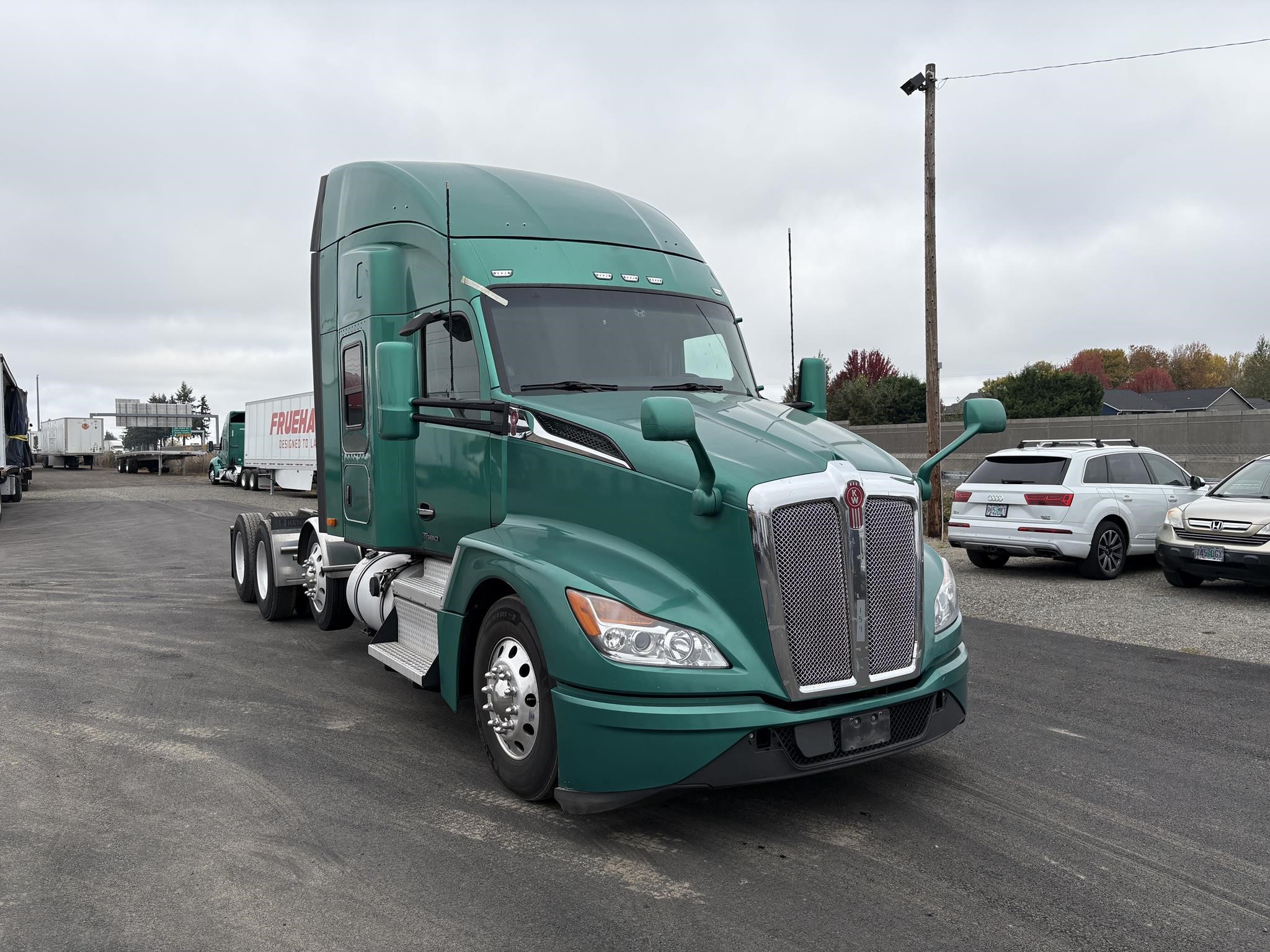 2023 Kenworth T680 in Ridgefield, WA — photo 2